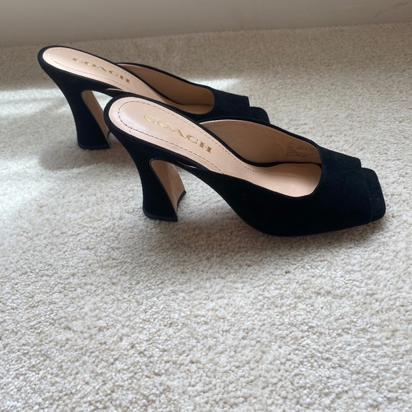 Coach Laurence Black Suede Heels Size 6.5 - Picture 3 of 7